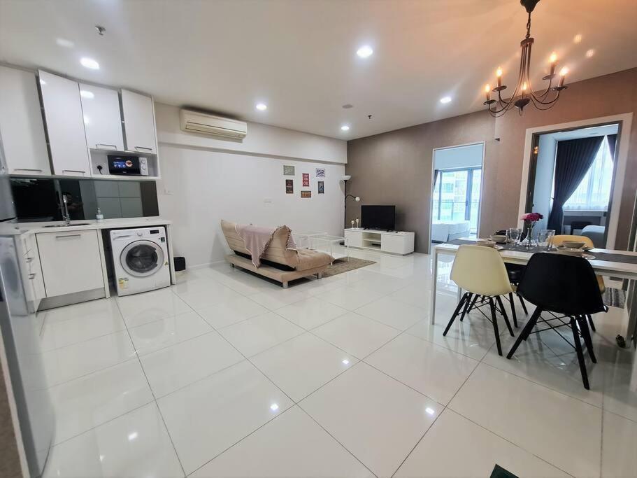 קואלה לומפור Summer Suites Apartment @Klcc By Sarah'S Lodge מראה חיצוני תמונה